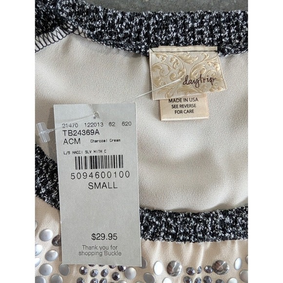 NWT Daytrip By Buckle Long Sleeve Tope‎ Black Beaded Neck Women's Small - Picture 2 of 5